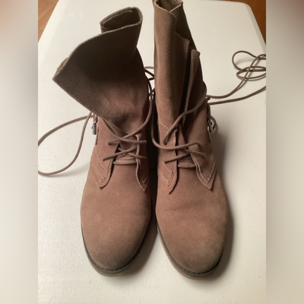 Carlos by Carlos Santana Vicksburg faux ankle suede bootie, size 8.5